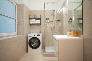 Hair dryer - Central brand-new apartment with a patio (Wien)