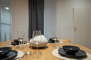 Dining - 2-room apartment with a terrace and queen-size bed (Wien)