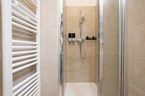 Hair dryer - 46 m2 central bright apartment with a balcony (Wien)