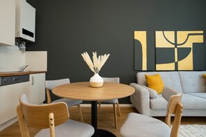 TV - Aesthetic newly renovated apartment near Belvedere (Wien)