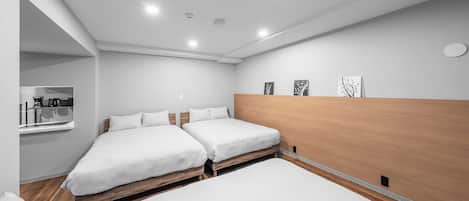 Bügeleisen/Bügelbrett, kostenloses WLAN