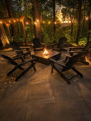 Terrace/patio - Single Level Luxe Mtn Home w/Arcade, Hot Tub, Fire Pit and Grill (Gatlinburg)