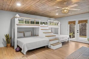 4 bedrooms, iron/ironing board, travel cot, free WiFi - Single Level Luxe Mtn Home w/Arcade, Hot Tub, Fire Pit and Grill (Gatlinburg)