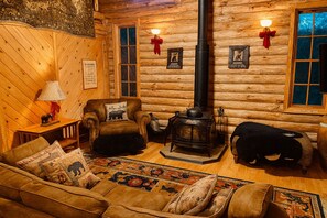 Interior - Charming cabin with hot tube, pond and creek access in adorable Blue Ridge area (Morganton)