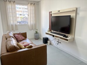 Smart TV, books - Retreat with a view of Christ the Redeemer, South Zone of Rio de Janeiro (Rio de Janeiro)