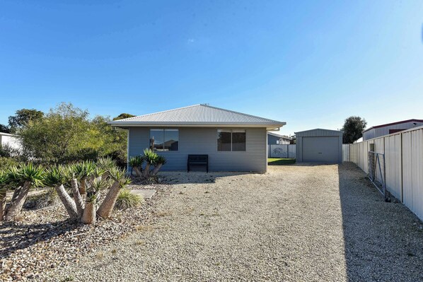 Exterior - Solmar Siesta - WiFi, Pet Friendly Outside (Robe)