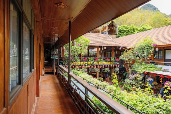 Balcony - Home Stay Mai Châu Moment (Hòa Bình)