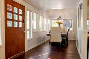 Dining - Vino Rio: Wine Country • Hot Tub • Russian River (Forestville)