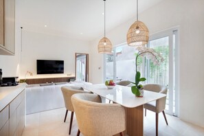 Villa, 3 Bedrooms, Private Pool, Pool View | Living area | 55-inch Smart TV with digital channels - Villa Bora Berawa (Canggu)