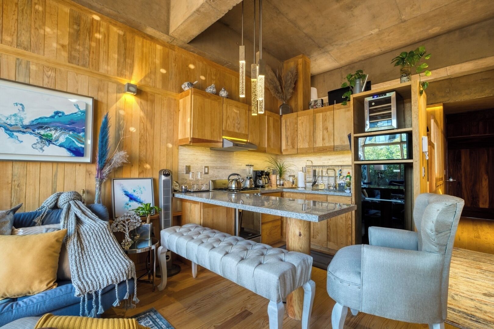 المنشأة من الداخل