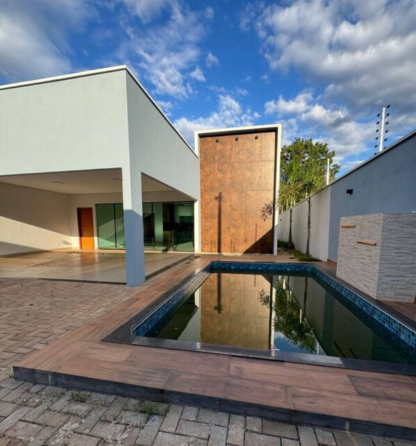 Pool - Modern house with pool in Gurupi (Gurupi)