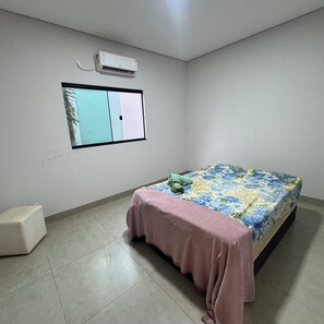 Room - Modern house with pool in Gurupi (Gurupi)