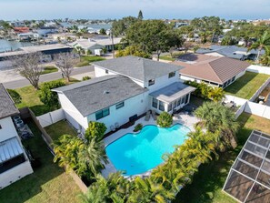 A heated pool - Pool | Outdoor Dining | Near Beach (Largo)