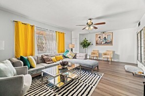 Smart-tv och eldstad