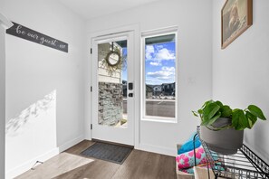 Interior - The Charleston |R5947| By Snowbasin |Dog-Friendly (Mountain Green)