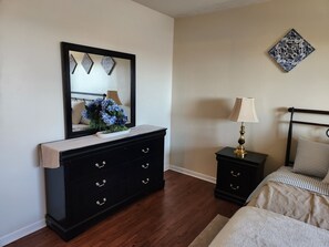 3 habitaciones, tabla de planchar con plancha y wifi gratis 