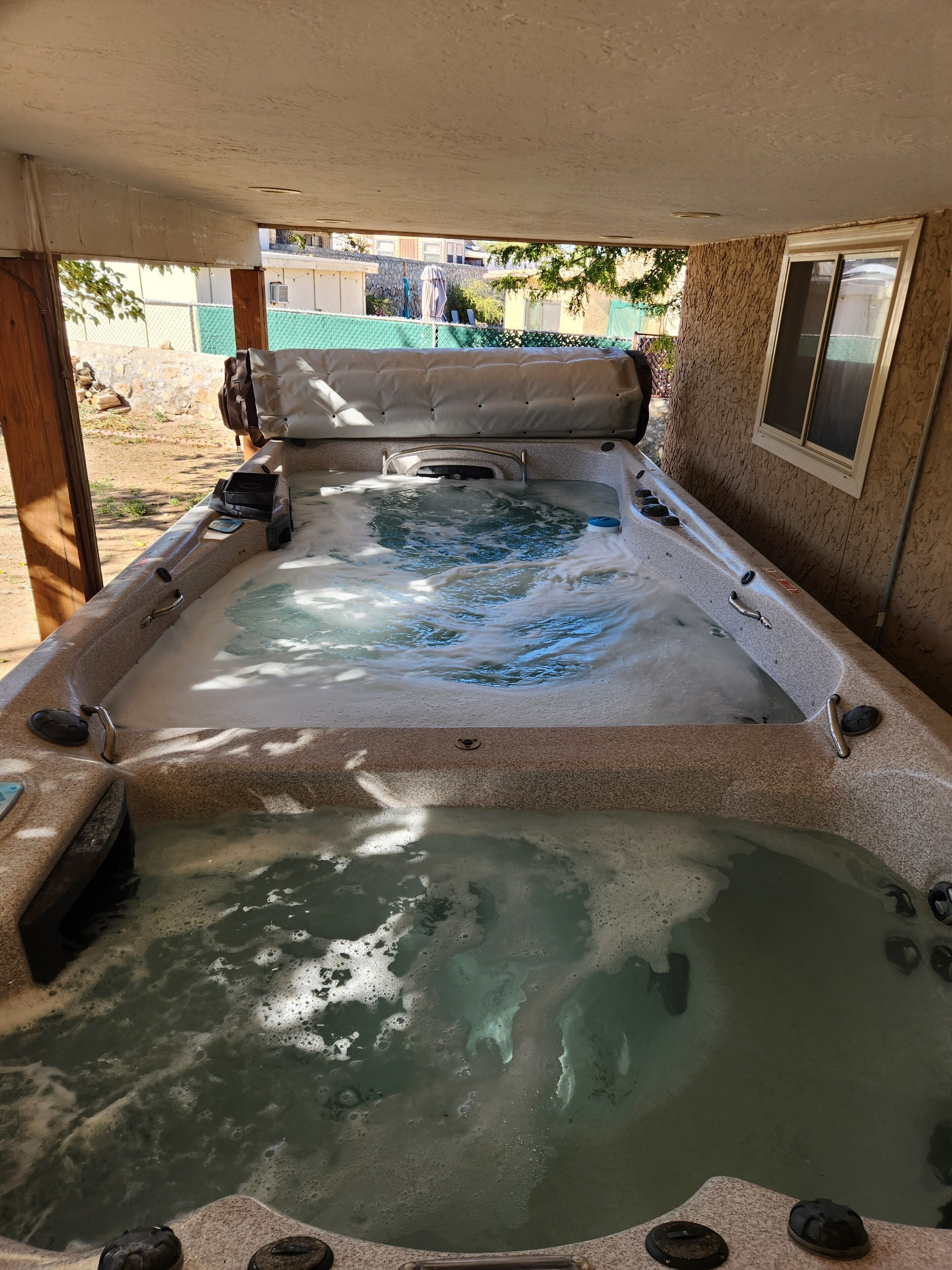 Tina de hidromasaje al aire libre