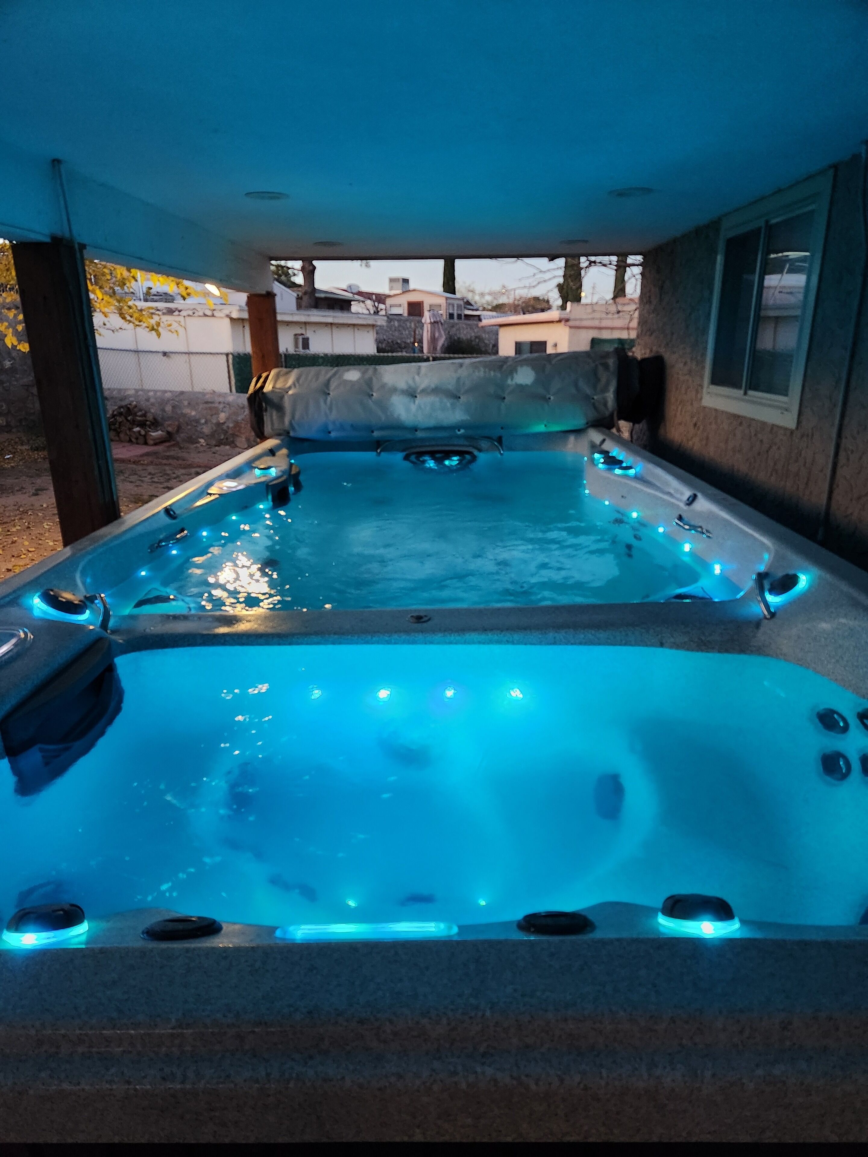 Tina de hidromasaje al aire libre