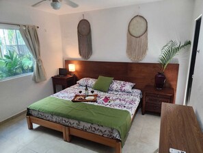 Iron/ironing board, Internet, bed sheets