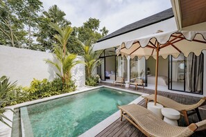 Kolam renang outdoor