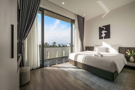 Luxury Suite | Desk, free WiFi