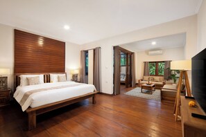 ファミリー ヴィラ 3 ベッドルーム プライベートプール | デスク、ノートパソコン用作業スペース、WiFi (無料)