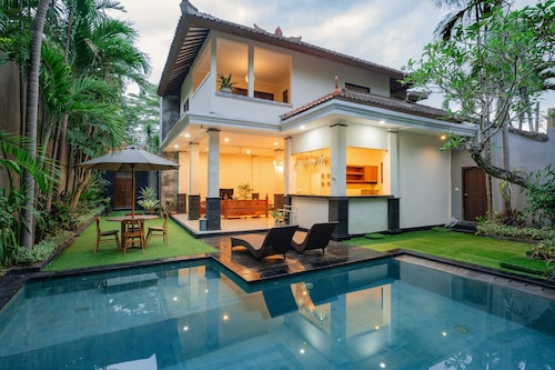 Red Lotus Villa Seminyak