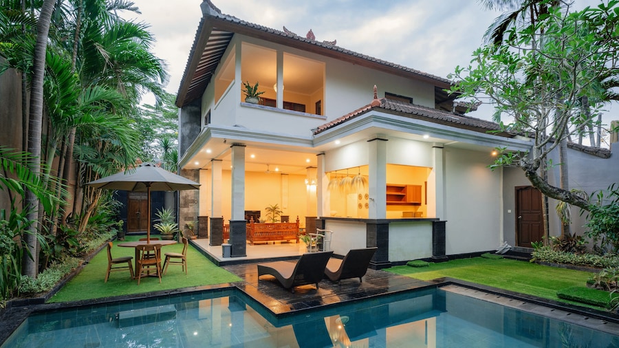 Red Lotus Villa Seminyak