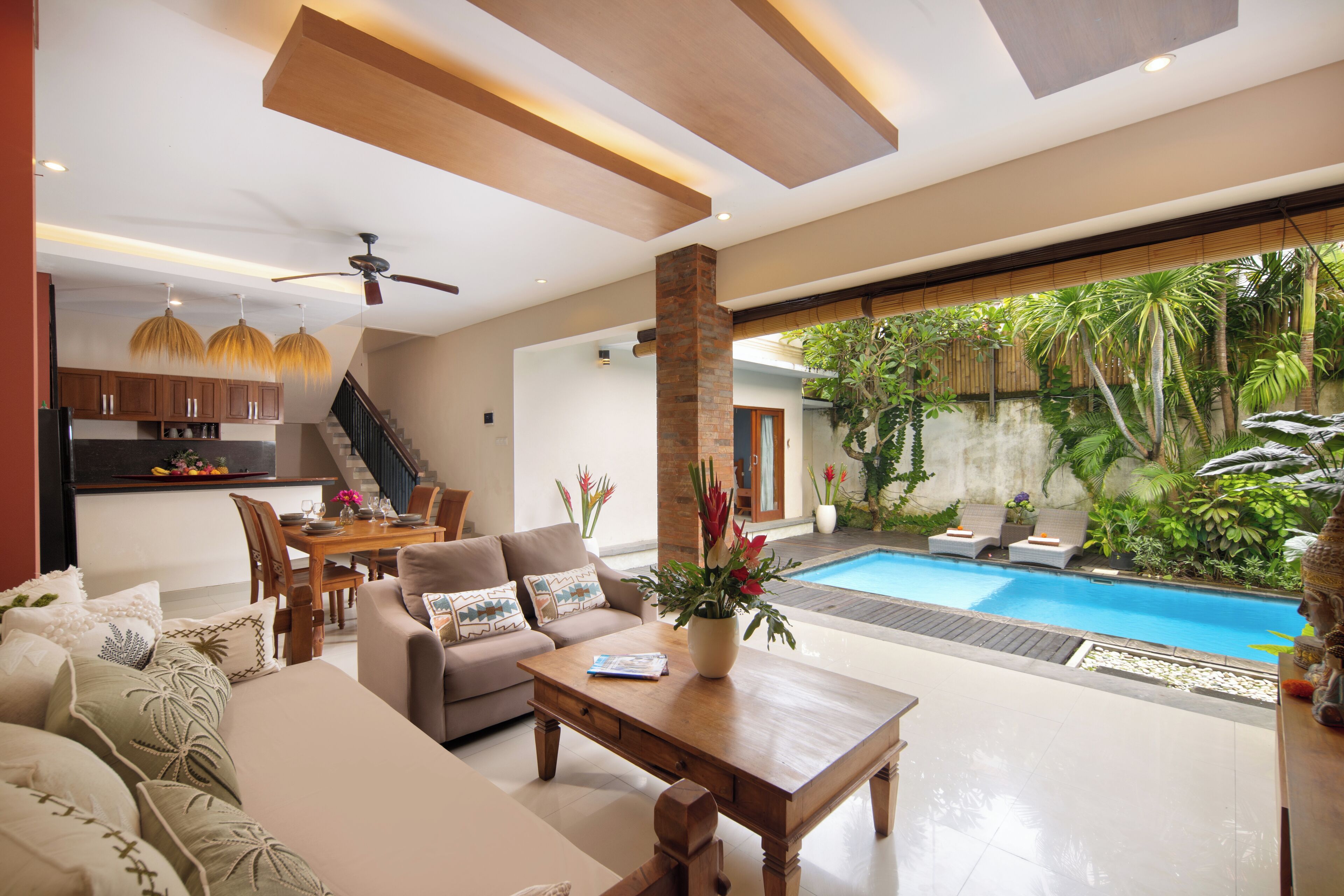 Villa Deluxe - privat pool | Vardagsrum | Platt-tv