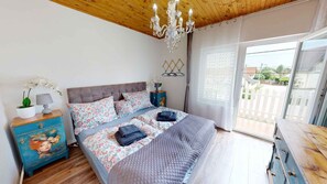 4 bedrooms, WiFi - Holiday apartment with sauna, pool, hot tub and bathing barrel (Balatonszabadi)