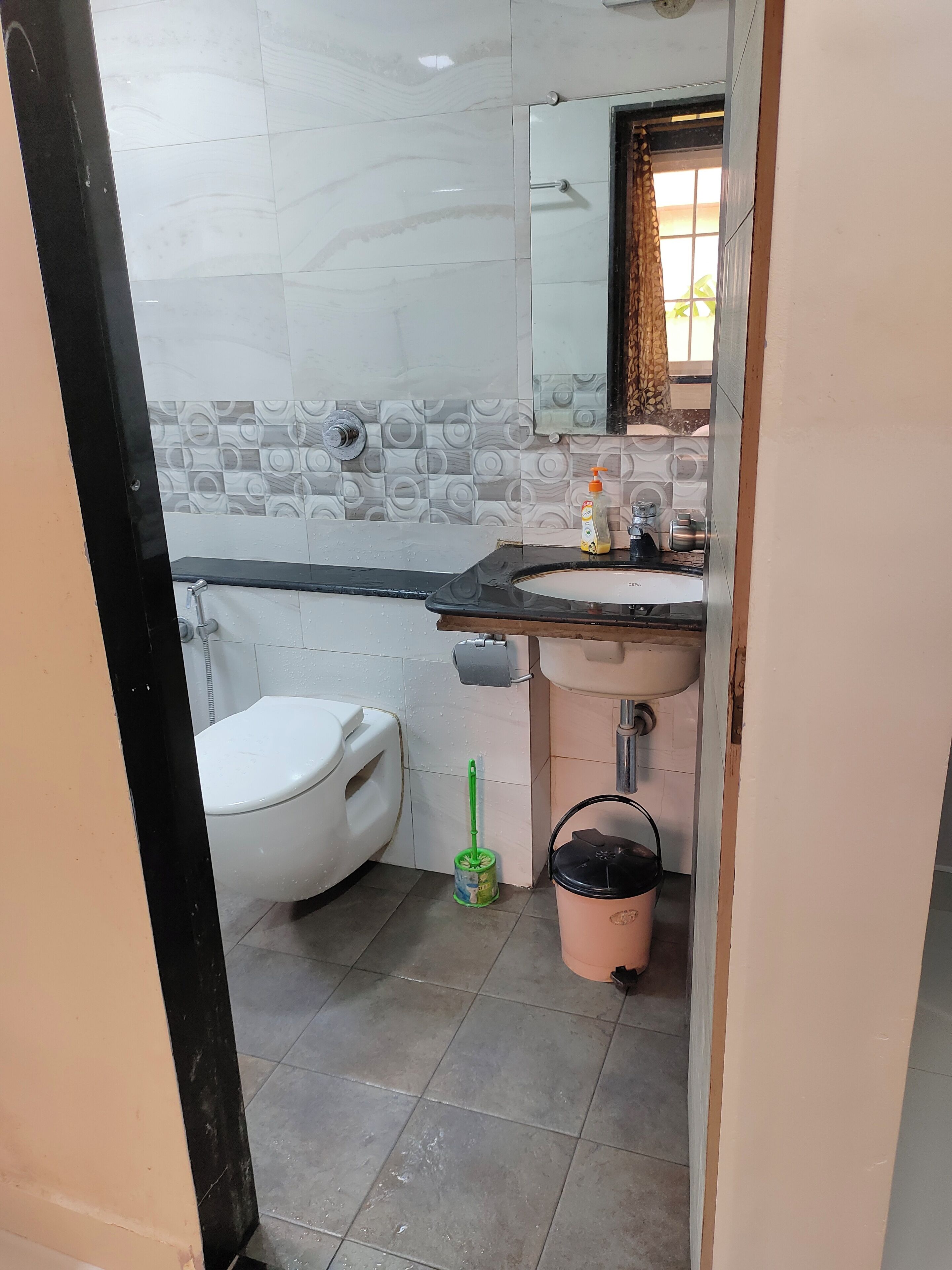 Handtücher, Seife, Toilettenpapier