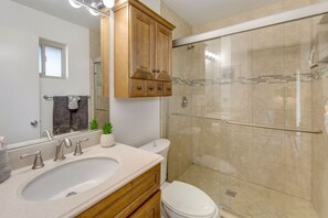 Hair dryer, towels - Welcome to Runabout! Pool | Lake Views | Comfort (Lake Havasu City)