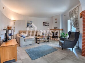 Fireplace - Villa Florència: Your new exclusive option in Calonge - Costa Brava. (Calonge i Sant Antoni)
