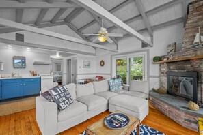 TV, fireplace - Charming Waterfront Escape Along the Cove (Eastham)