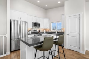 Fridge, microwave, oven, stovetop - Wasatch Ridge Retreat | Central | Fenced Backyard (Orem)