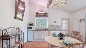 Fridge, microwave, cookware/dishes/utensils - Le Four à Chaux by Interhome (Epargnes)