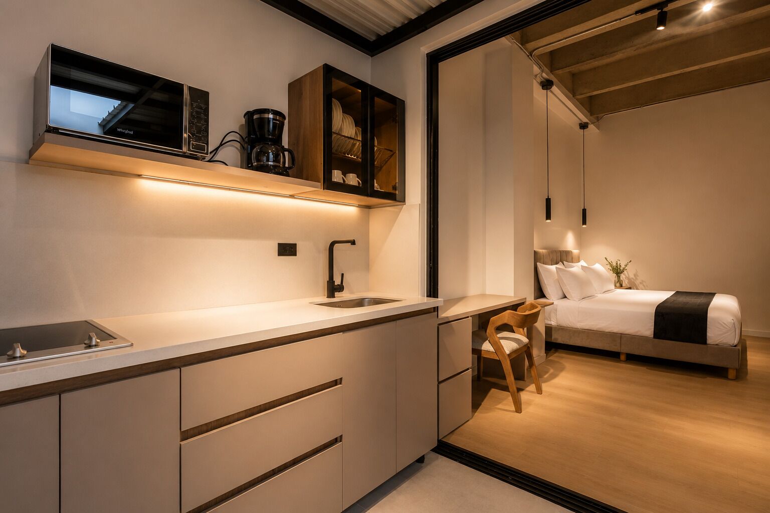 Standard Studio (101) | Private kitchen | Mini-fridge, microwave, stovetop, blender