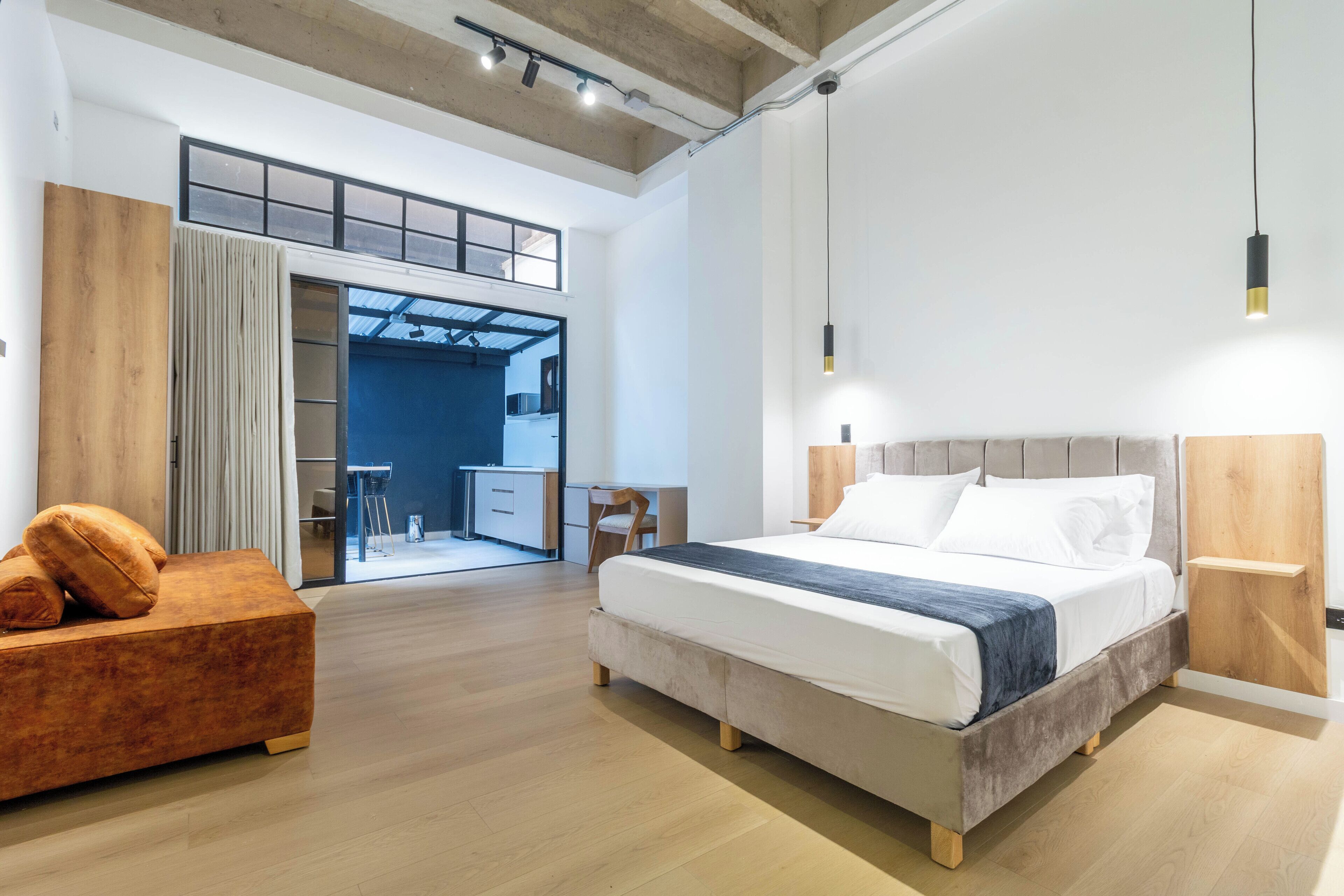 Standard Studio (101) | In-room safe, desk, laptop workspace, blackout curtains