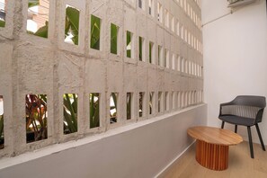 Standard Studio (103) | Terrace/patio - Opera Living by Housy (Medellín)