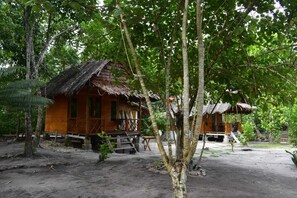 Front of property - Bosolu Surf Camp (Malakopa)