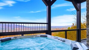 Tina de hidromasaje al aire libre