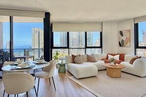 Departamento, 1 habitación, balcón, vista al océano | Área de sala de estar | Televisión de pantalla plana 