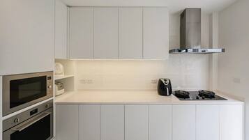 Espresso maker, coffee/tea maker, electric kettle, high chair