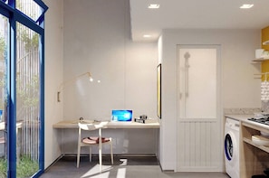 Estudio económico, vista a la ciudad | Sábanas de algodón egipcio, ropa de cama de alta calidad y edredón