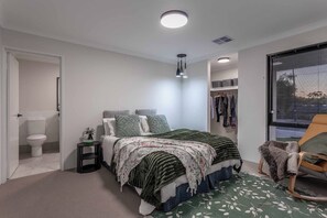 3 chambres, fer et planche à repasser, Wi-Fi, literie fournie