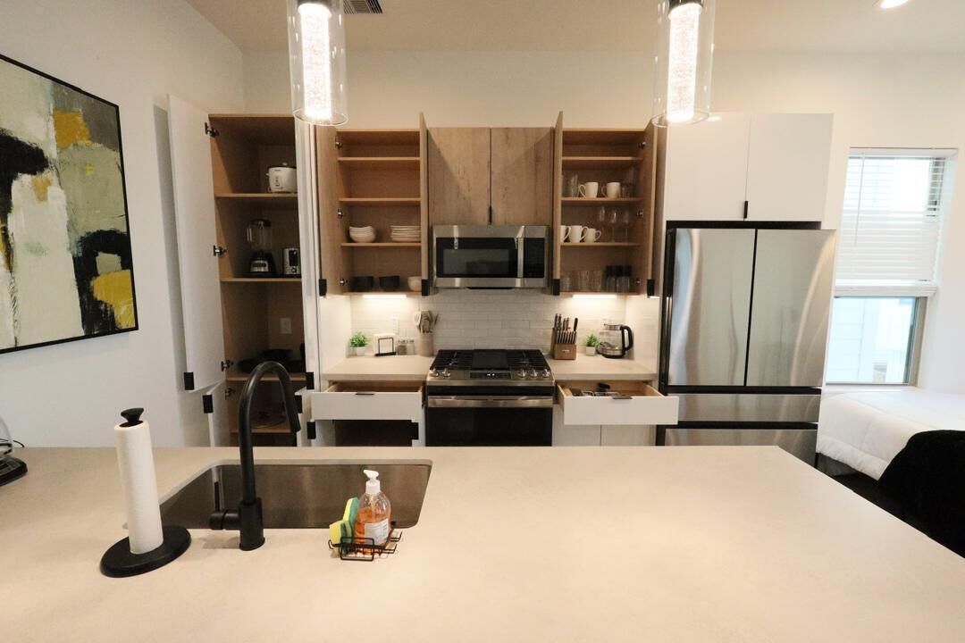 Micro-ondes, four, plaque de cuisson, lave-vaisselle