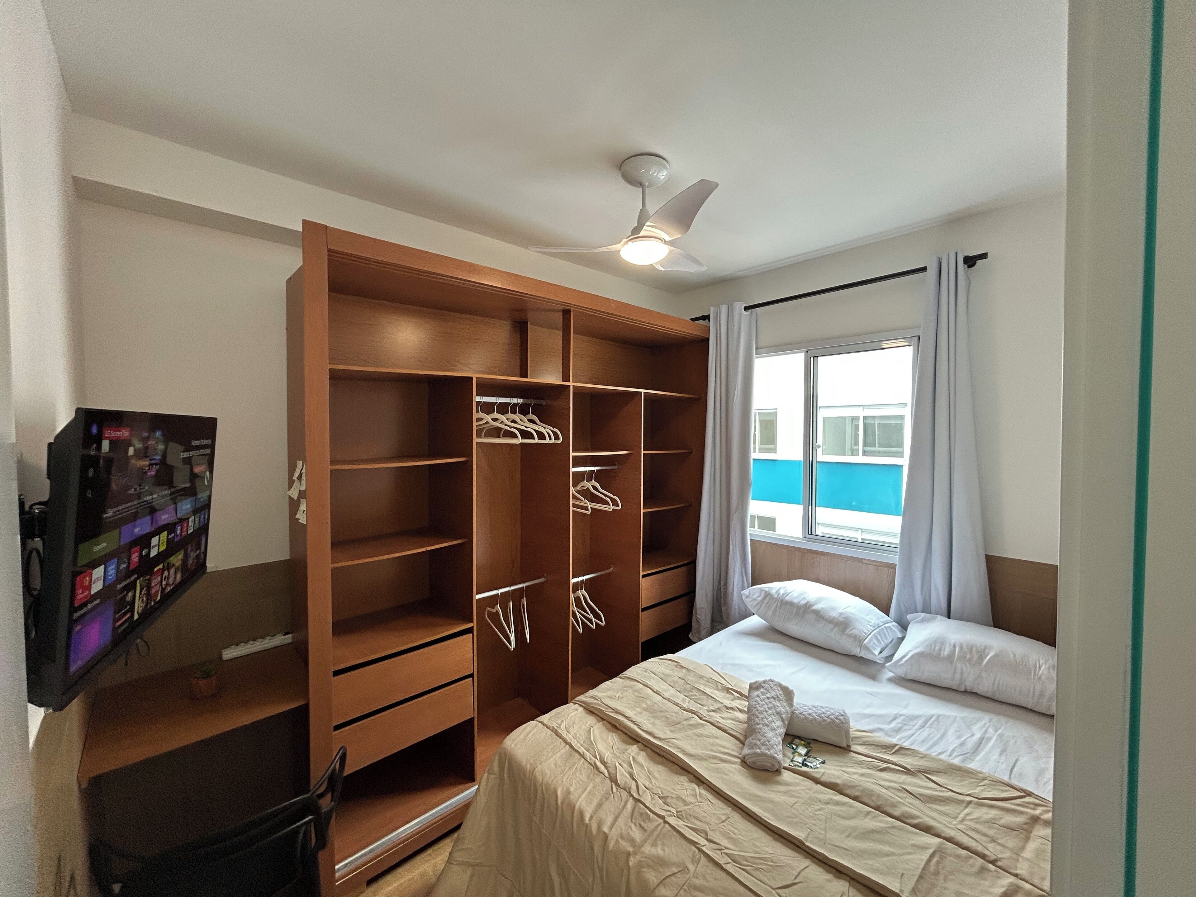 2 quartos, ferros/tábuas de passar roupa, Wi-Fi, roupa de cama