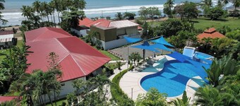 Macaw Beachfront Retreat