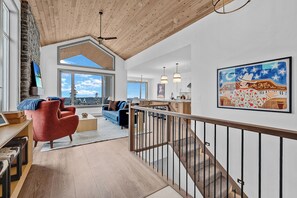 豪華木屋, 5 間臥室, 山景, 臨近滑雪場 | 起居區 | 1-吋智慧型電視、數位頻道、壁爐