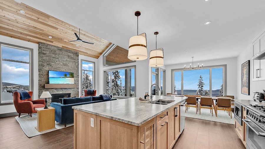 Western Star Chalet Ski In Out w Mtn View